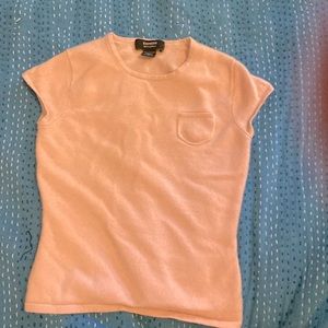 Light pink 100% Cashmere sweater.. no flaws, slightly worn.,,